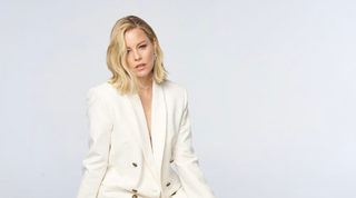AdWeek: Brandweek - Elizabeth Banks Wants to Flip Wine Culture Upside Down (and Put It In a Can)